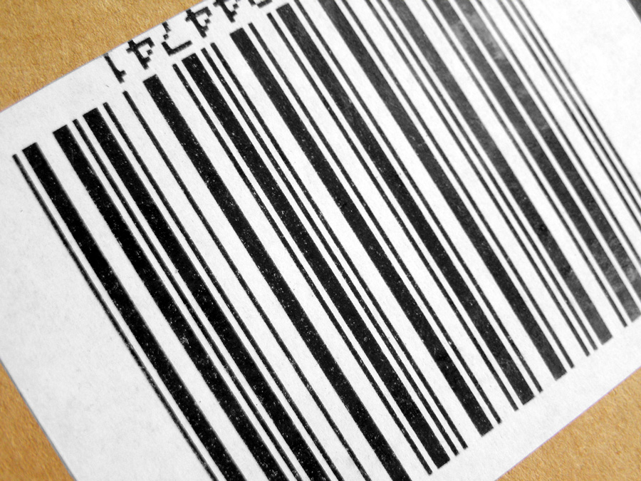 Etichetta con codice a barre stampata per logistica e tracciabilità merci